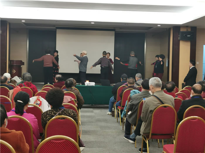 绵阳豪门国际官网沐日旅行社举行新疆南疆专列(漠河专列)华阳避暑线路推荐会暨客户答谢会