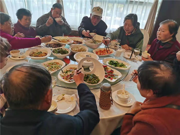 绵阳豪门国际官网沐日旅行社举行新疆南疆专列(漠河专列)华阳避暑线路推荐会暨客户答谢会