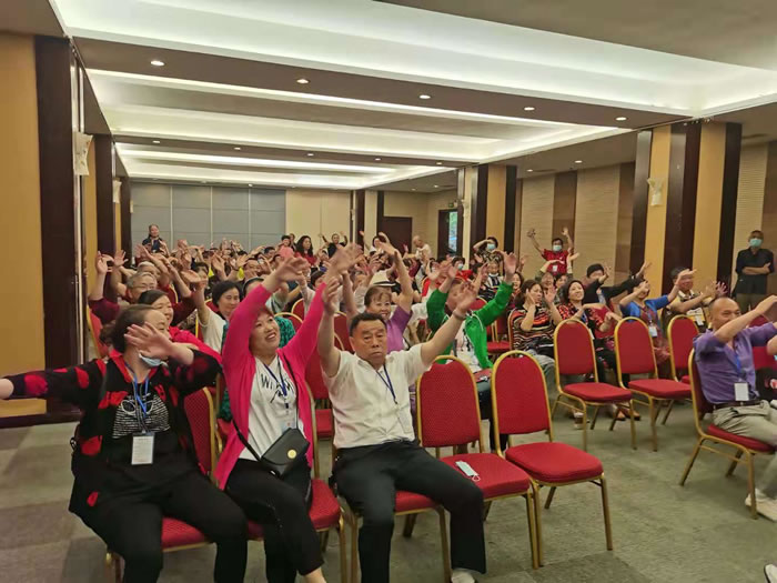 绵阳豪门国际官网沐日旅行社客户答谢会暨华阳避暑及旅居看房推荐会