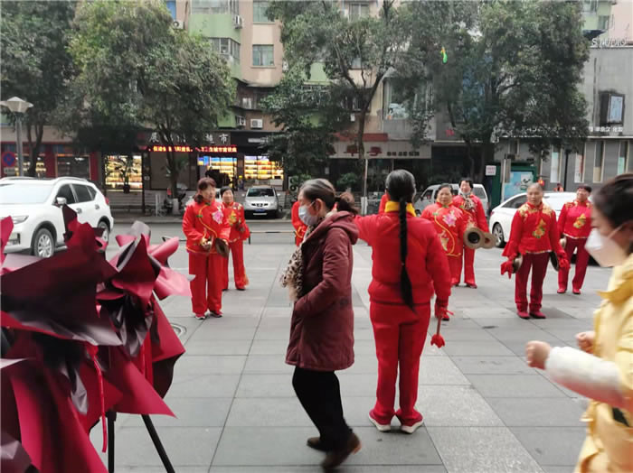四川中青旅绵阳分社、绵阳市豪门国际官网沐日旅行社、绵阳自来文化撒播有限公司24H自助售货服务盛大开业