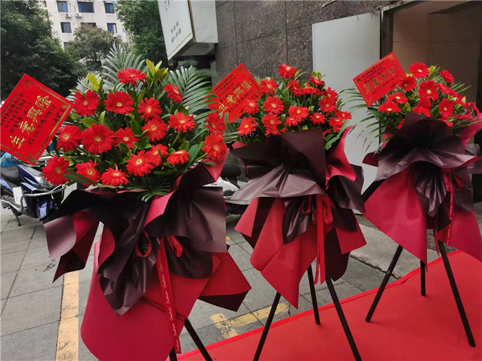 四川中青旅绵阳分社、绵阳市豪门国际官网沐日旅行社、绵阳自来文化撒播有限公司24H自助售货服务盛大开业